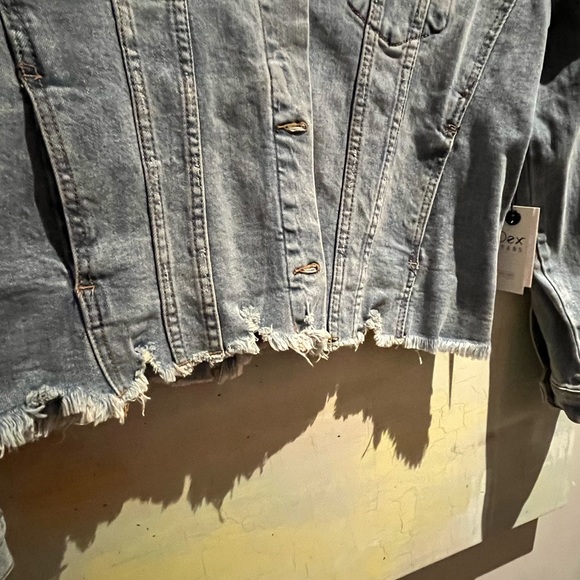 DEX jean jacket. Distressed edge. Stretchy denim. - Picture 3 of 8